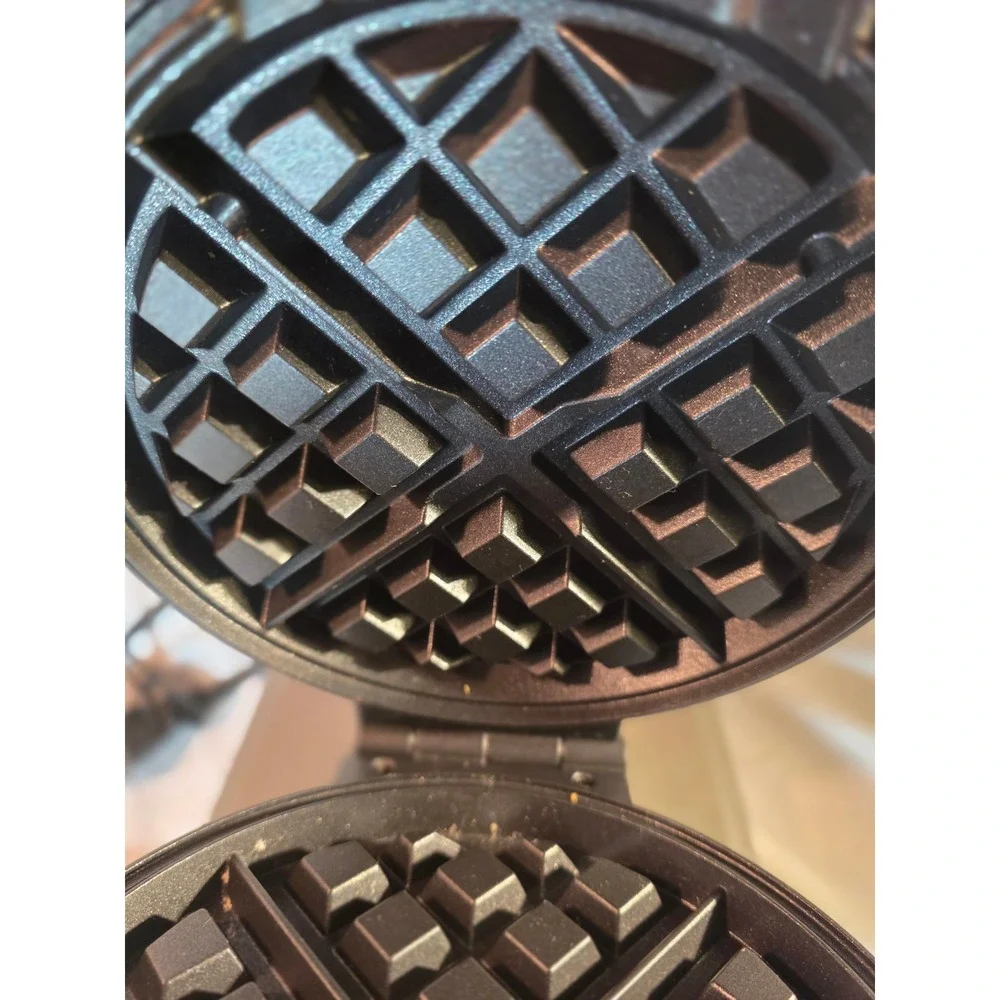 Cuisinart Vertical Waffle Maker WAF-V100 Silver Brushed Stainless Steel Nonstick